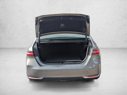 Used 2024 BMW 530i xDrive image 7