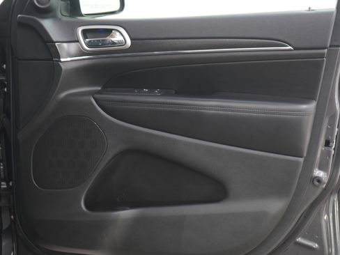 Used 2018 Jeep Grand Cherokee Limited w/ Trailer Tow Group IV image 12