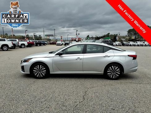 Used 2024 Nissan Altima 2.5 SV image 2