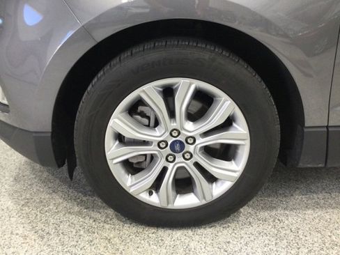 Certified 2022 Ford Edge Titanium w/ Equipment Group 301A image 8