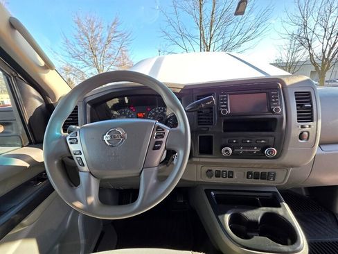 Used 2018 Nissan NV 3500 SL w/ Navigation Package image 13