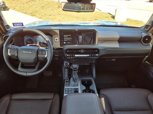 Used 2025 Toyota Land Cruiser image 10