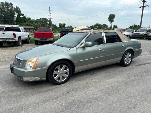 Used 2006 Cadillac DTS Luxury II w/ Trunk Convenience Package image 1