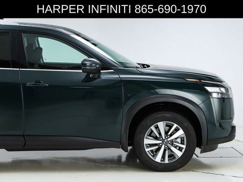 Used 2025 Nissan Pathfinder SL image 13