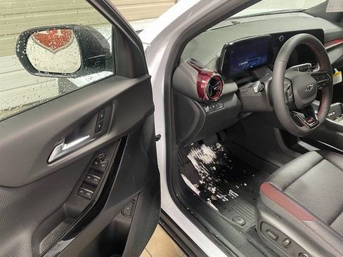 New 2026 Chevrolet Equinox RS w/ LPO, Floor Liner Package image 10