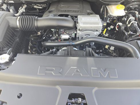 New 2026 RAM 1500 Laramie AWD/4WD image 22