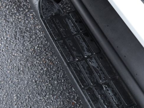 Used 2003 HUMMER H2 w/ Preferred Equipment Group image 21