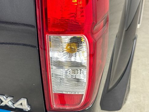 Used 2018 Nissan Frontier SV AWD/4WD image 30