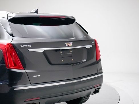 Used 2017 Cadillac XT5 Luxury w/ Driver Awareness Package image 18