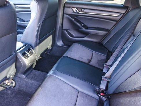 Used 2018 Honda Accord Sport image 19