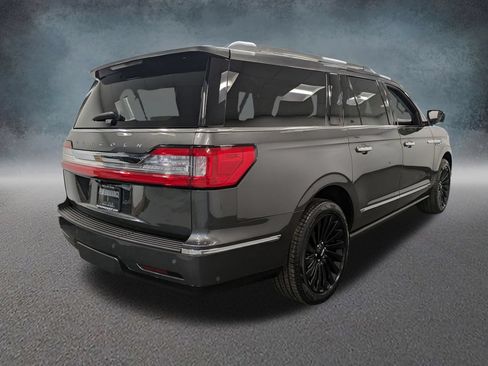 Used 2018 Lincoln Navigator L Reserve w/ Technology Package AWD/4WD image 4