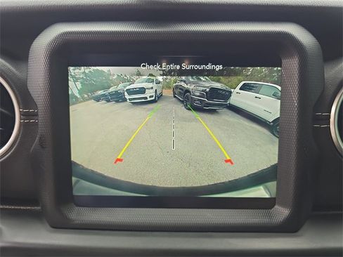 Certified 2020 Jeep Wrangler Unlimited Sahara image 18