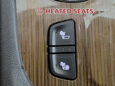 Used 2020 GMC Acadia SLE w/ Driver Convenience Package FWD image 25