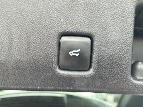 Used 2025 Ford Escape Platinum AWD/4WD image 30