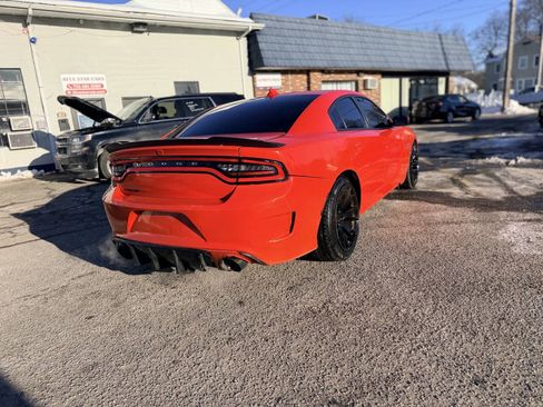 Used 2016 Dodge Charger R/T Scat Pack w/ Technology Group RWD image 9