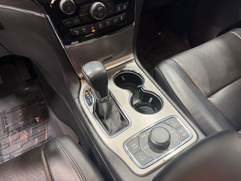 Used 2021 Jeep Grand Cherokee Limited w/ Luxury Group II image 17