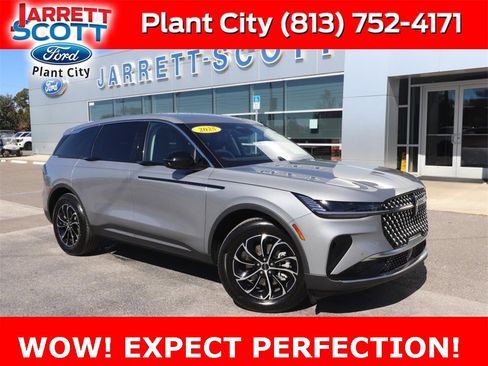 Used 2025 Lincoln Nautilus Premier image 1