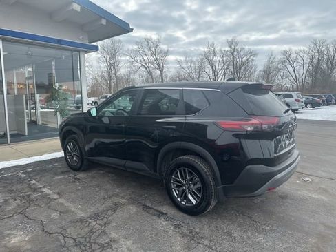Used 2023 Nissan Rogue S image 8
