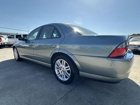 Used 2005 Lincoln LS RWD image 4