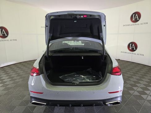 Used 2026 Mercedes-Benz E 350 4MATIC Sedan image 8