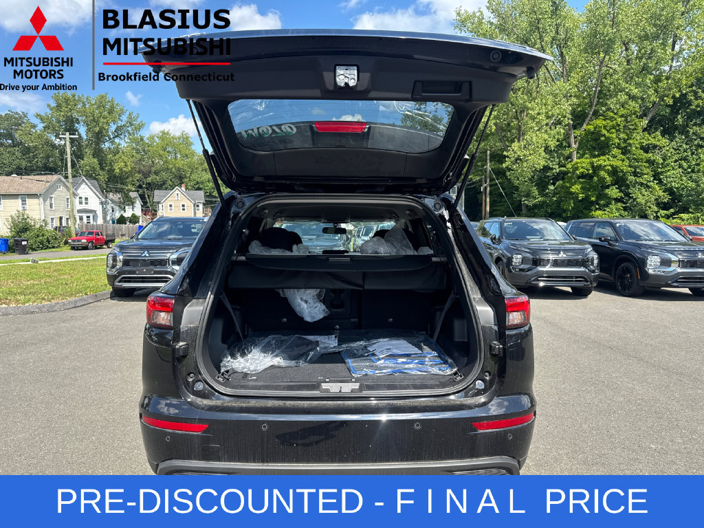 Used 2025 Mitsubishi Outlander ES AWD/4WD image 32