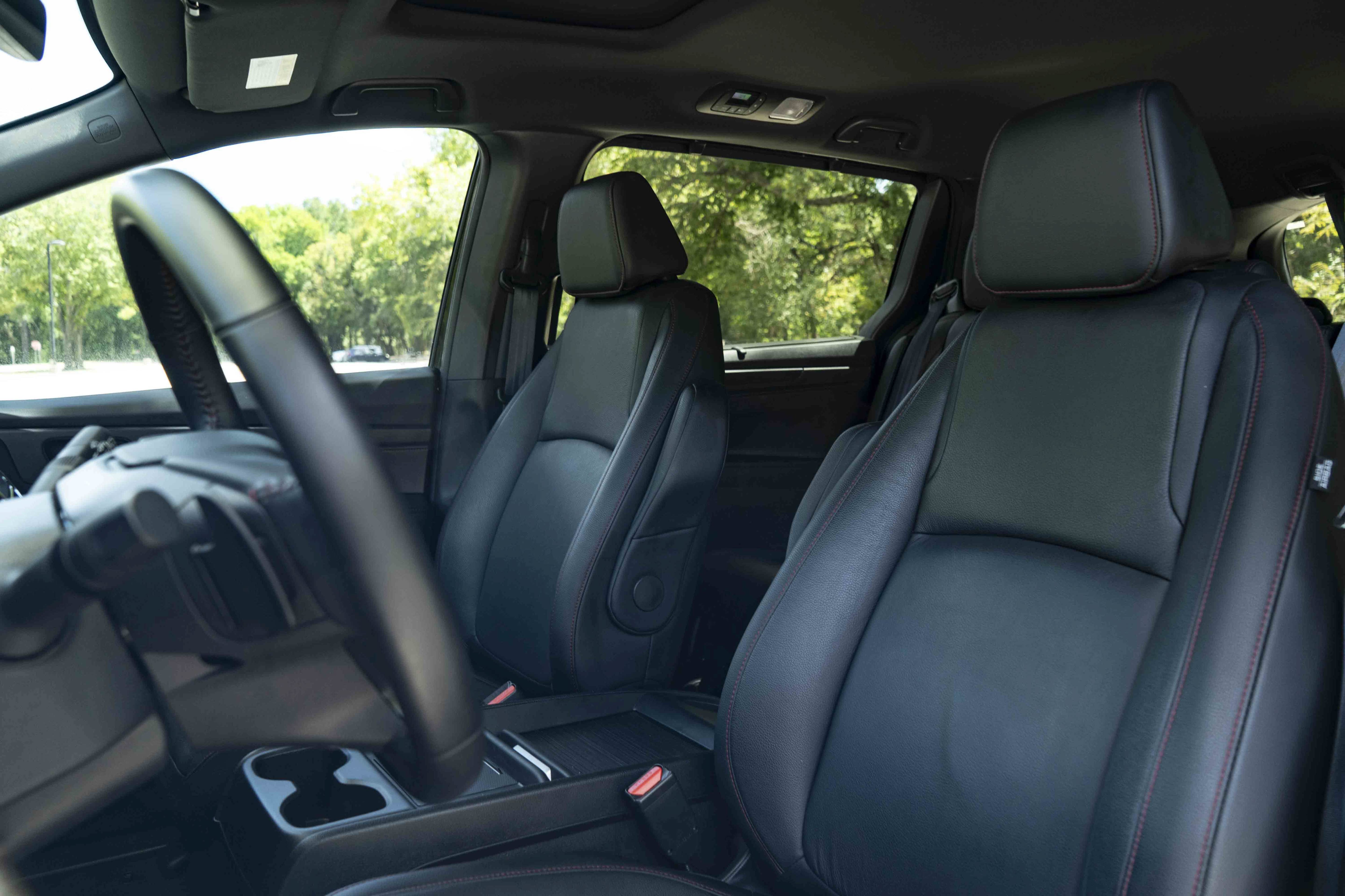 Used 2025 Honda Odyssey Sport-L image 17