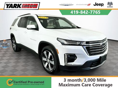 Used 2023 Chevrolet Traverse LT w/ LT Premium Package AWD/4WD image 1