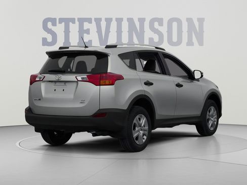 Used 2013 Toyota RAV4 XLE FWD image 2