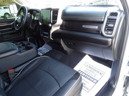 Used 2024 RAM 2500 Laramie AWD/4WD image 47