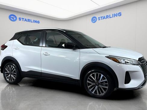 Used 2023 Nissan Kicks SV image 12