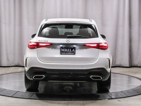 Certified 2025 Mercedes-Benz GLC 300 image 3