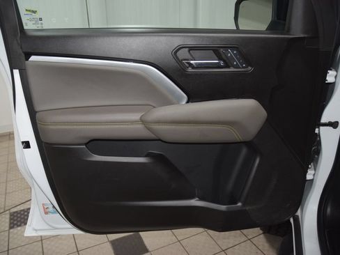 Used 2024 Chevrolet Colorado ZR2 w/ ZR2 Convenience Package III AWD/4WD image 50