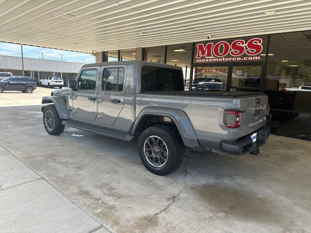 Used 2021 Jeep Gladiator Overland AWD/4WD image 6