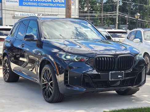 Certified 2024 BMW X5 xDrive40i w/ M Sport Package AWD/4WD image 3