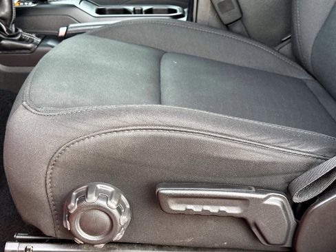 Used 2019 Jeep Wrangler Unlimited Sahara image 20