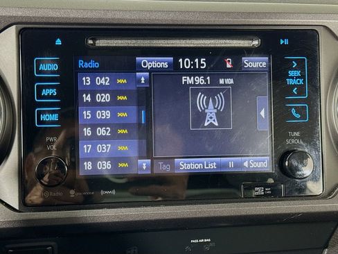 Used 2019 Toyota Tacoma TRD Sport w/ Exterior Package image 33