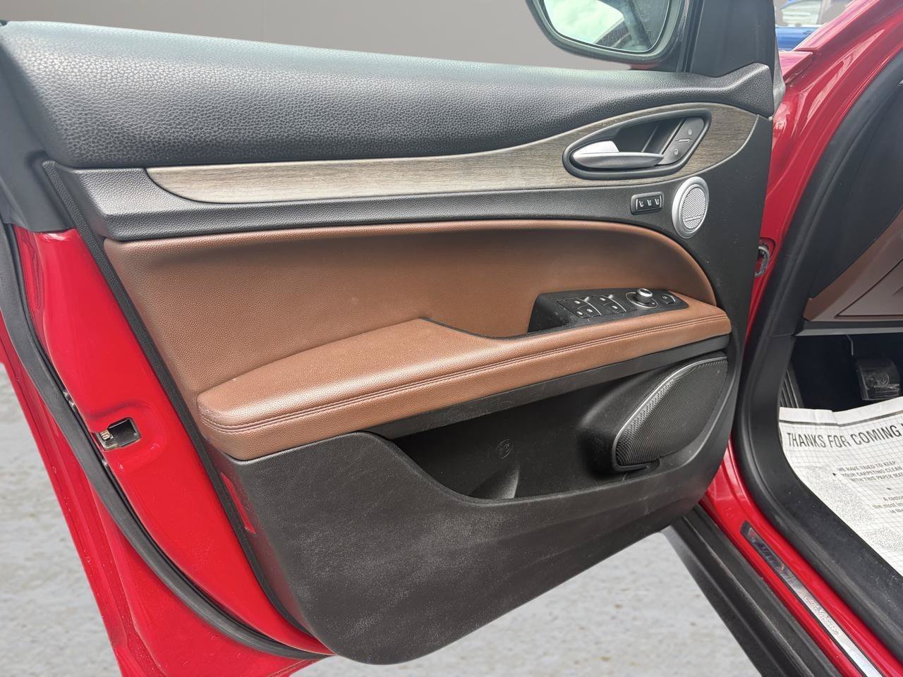 Used 2018 Alfa Romeo Stelvio Ti AWD/4WD image 9