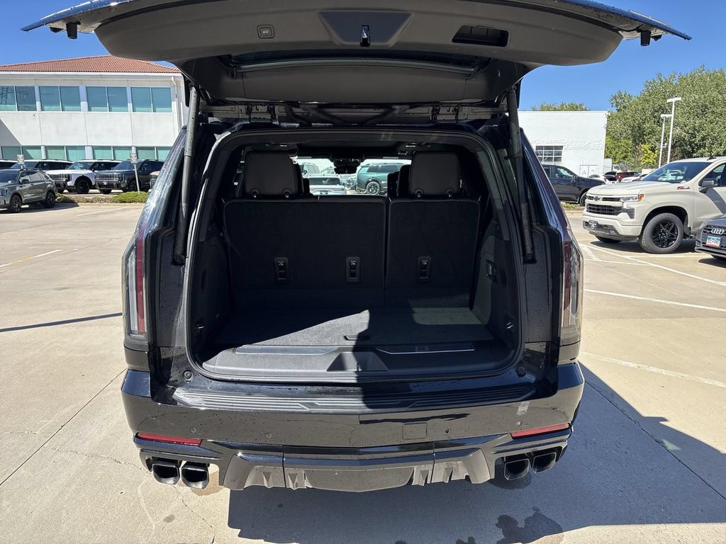 Certified 2025 Cadillac Escalade V AWD/4WD image 32