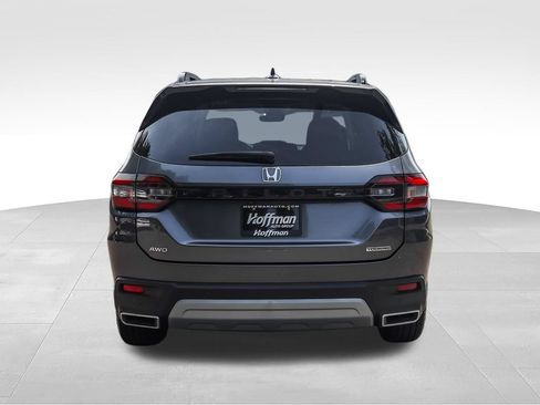 Used 2023 Honda Pilot Touring image 10