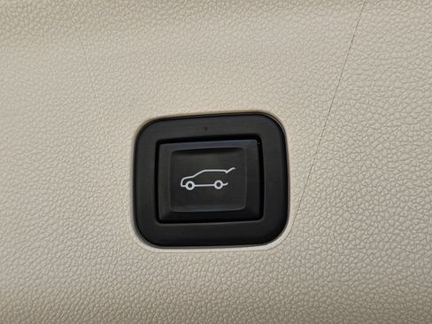 Used 2022 Cadillac Escalade Premium Luxury Platinum AWD/4WD image 21