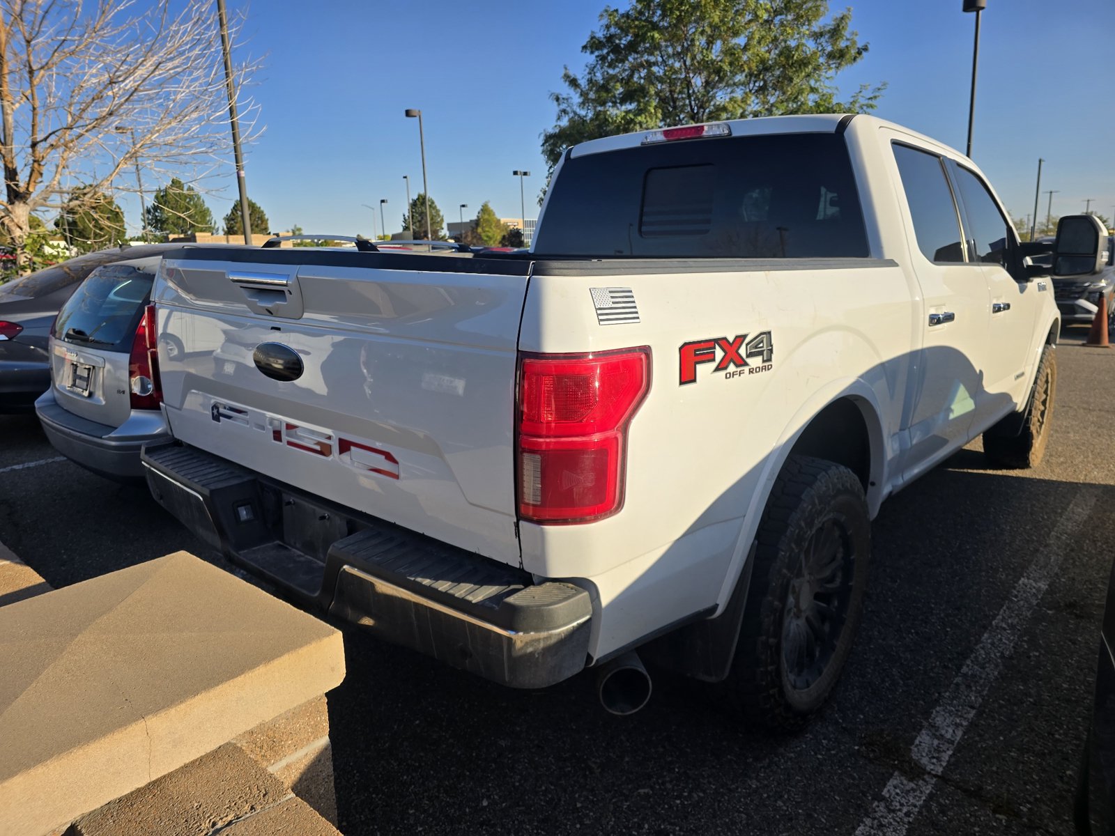 Used 2019 Ford F150 Lariat w/ Equipment Group 502A Luxury AWD/4WD image 5