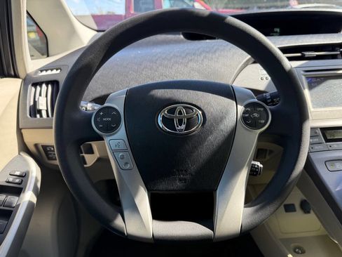 Used 2013 Toyota Prius image 15