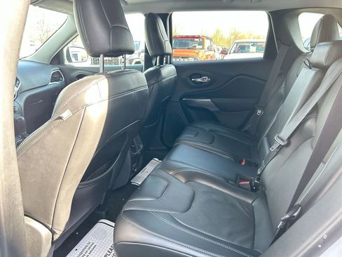 Used 2020 Jeep Cherokee Limited image 26