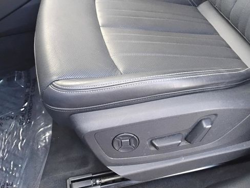 Used 2023 Audi e-tron Premium Plus w/ Premium Plus Package image 17