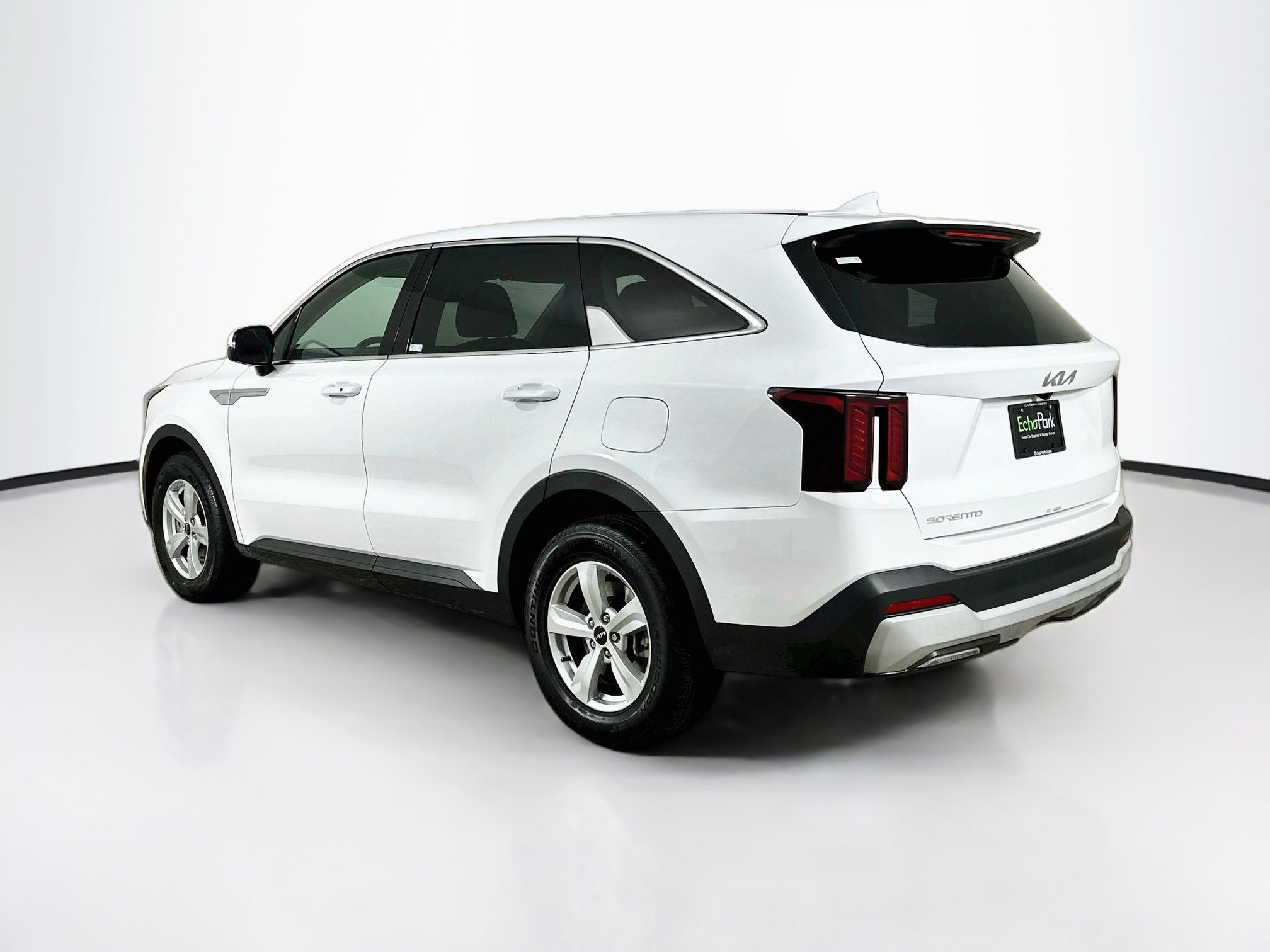 Used 2025 Kia Sorento LX FWD image 5