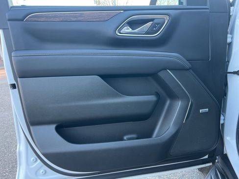 Used 2023 Chevrolet Tahoe Premier image 11