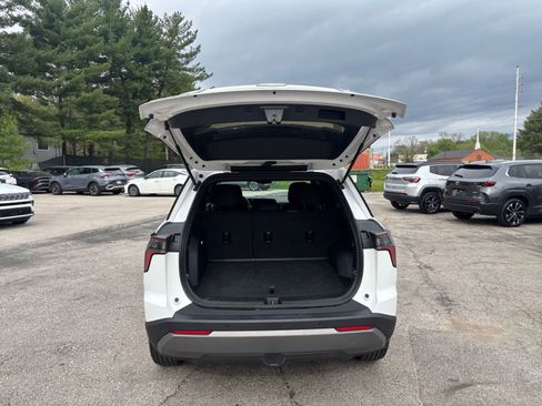 Used 2025 Chevrolet Equinox LT image 29