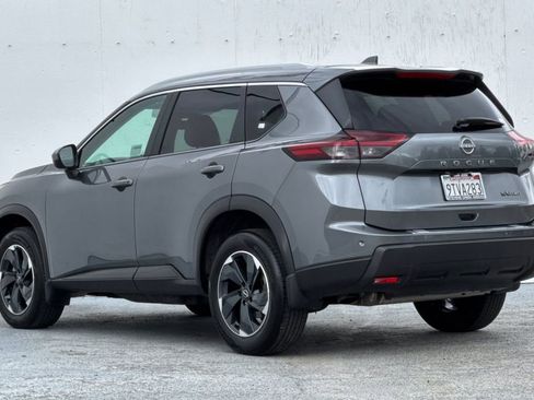 Used 2024 Nissan Rogue SV w/ SV Premium Package AWD/4WD image 5