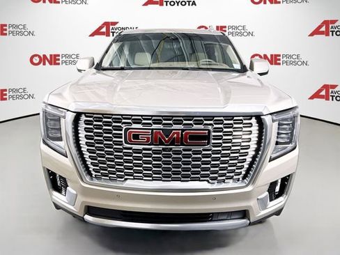 Used 2024 GMC Yukon Denali w/ Advanced Technology Package image 2