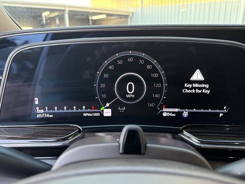 Used 2022 Cadillac Escalade Premium Luxury image 18